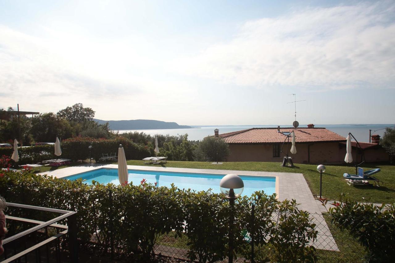 Panorama Lake View, Pool & Garden, 2 Bathrooms, Kingsize & Single-Beds, Fast Internet Тосколано-Мадерно Екстер'єр фото