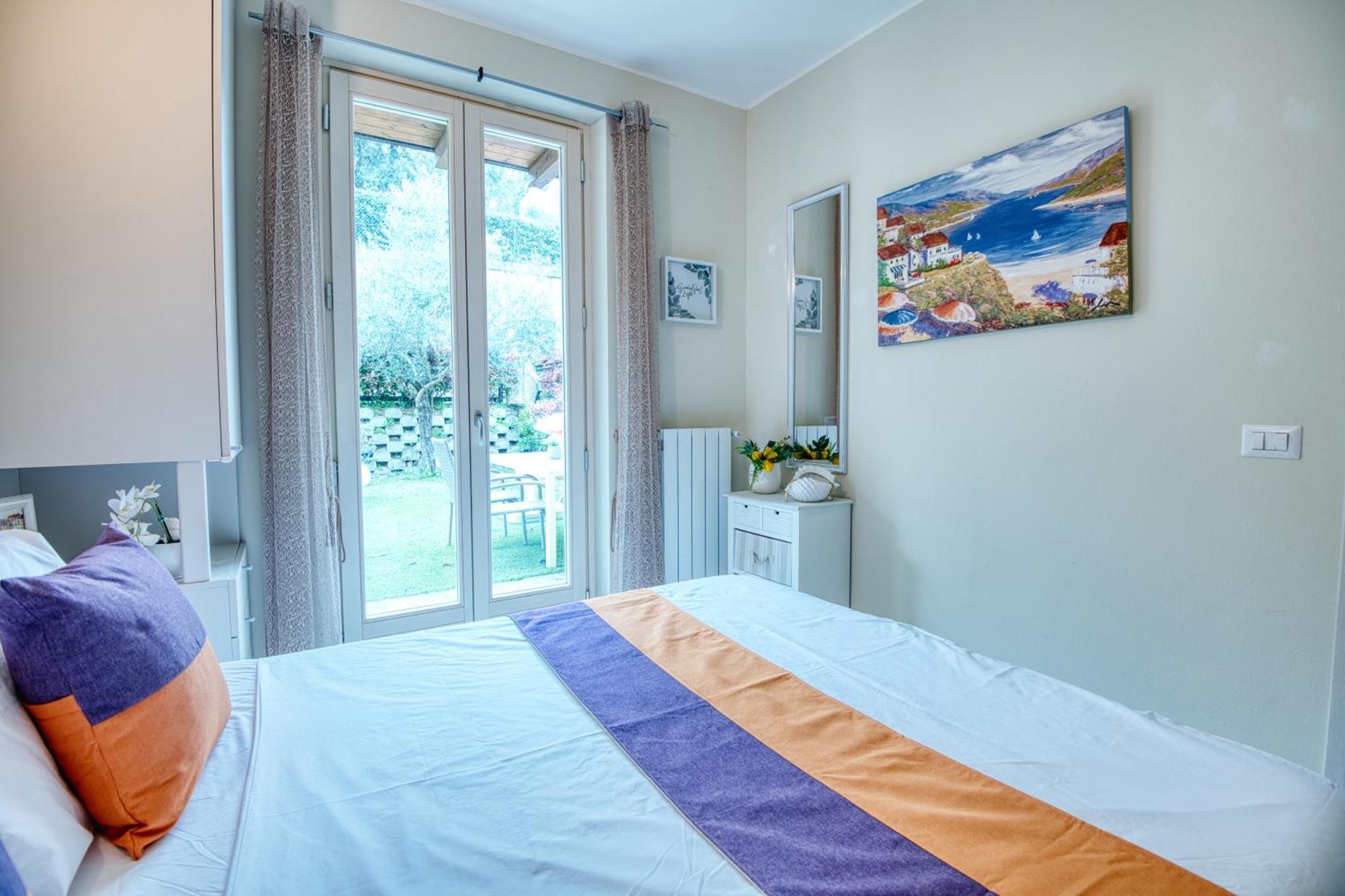 Panorama Lake View, Pool & Garden, 2 Bathrooms, Kingsize & Single-Beds, Fast Internet Тосколано-Мадерно Екстер'єр фото