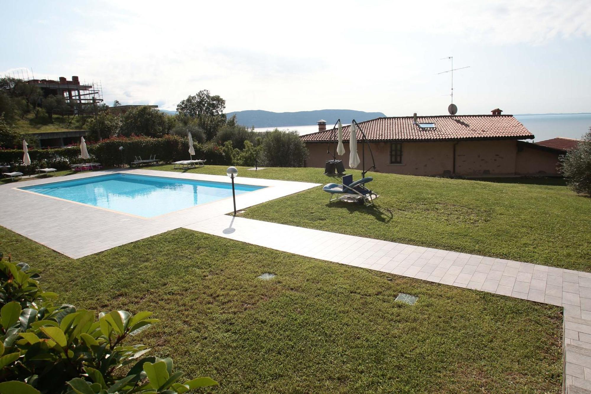 Panorama Lake View, Pool & Garden, 2 Bathrooms, Kingsize & Single-Beds, Fast Internet Тосколано-Мадерно Екстер'єр фото